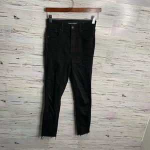 Aritzia Denim Forum The Lola high rise skinny crop black size 25 raw hem